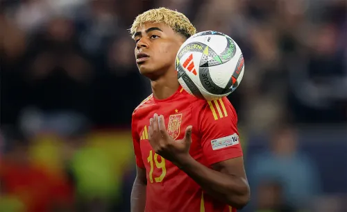 Обнаглевшая звезда «Барселоны». Ямаль разжёг скандал между клубом и сборной Испании