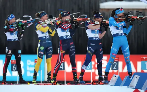 Женская индивидуальная гонка на Кубке мира по биатлону. Витоцци против француженок