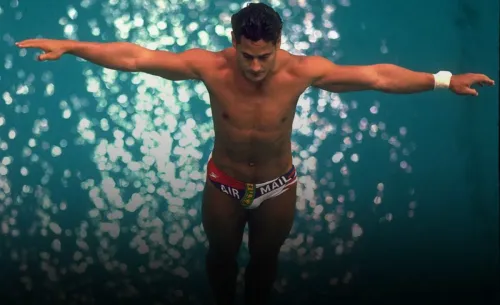 Кровь в бассейне и два олимпийских золота. Скандальный чемпион был на волоске от гибели