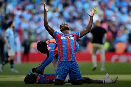 За какие Гехи? «Кристал Пэлас» мольбами и ультиматумом не отпустил звезду в «Ливерпуль»