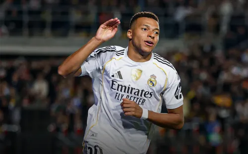 Мбаппе покуражился в Алма-Ате. Дорога к «Золотому мячу» пройдёт через Казахстан?