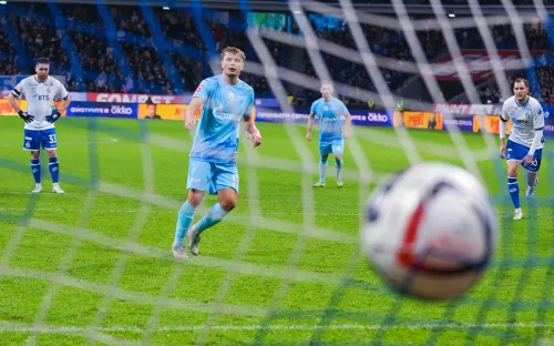 «Динамо» и «Зенит» не могут без пенальти. Вспоминаем самые спорные 11-метровые