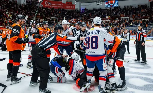 Драка в Хабаровске, дело Сергеева и возвращение в Китай. Главные события недели в КХЛ