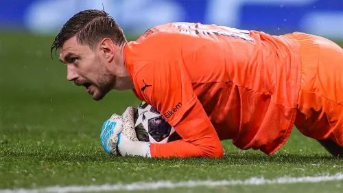 Парадокс Хайкина. Собрал четыре паспорта, но окончательно забыл Россию?