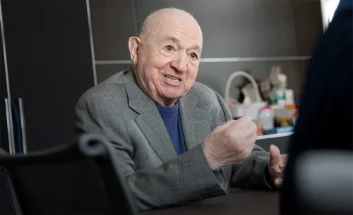 Эталон, мастер, старший брат, легенда… Симонян – живой символ советского футбола