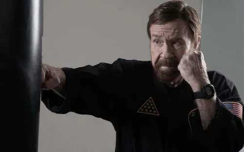 Любовь к России, встреча с Жириновским и неудачный бизнес. Скончался великий Чак Норрис