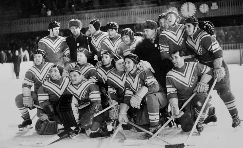 Победу над Канадой полирнули спиртом. Как мы выиграли первое золото Игр в хоккее