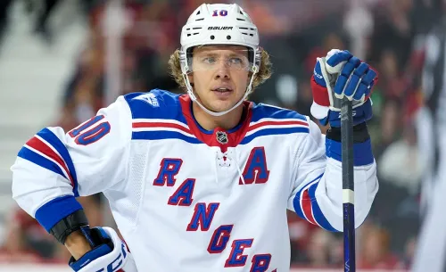 Звено с Овечкиным или связка с Капризовым. Панарин сам выбирает новый клуб