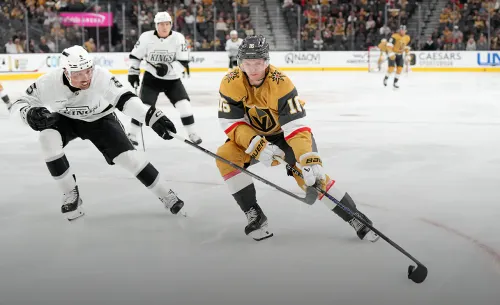 Русский парень бахнул первый хет-трик сезона НХЛ. Ещё недавно его считали неудачником