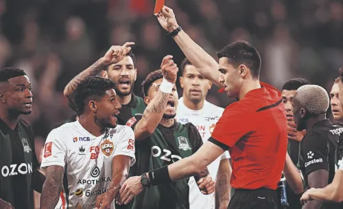 Два удаления и гол-шедевр. Беспомощный ЦСКА раздавили в Краснодаре