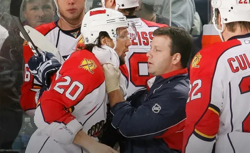 «Увижу ли я свою дочь снова?» Одноклубник повредил хоккеисту сонную артерию