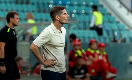 Уводили под руки с бровки. Тренер «Сочи» не вынес напряжения и неудач команды