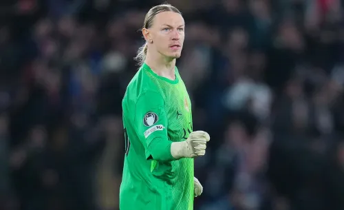 Париж ликует – в городе снова сильный вратарь. Сафонов окончательно влюбил в себя фанатов