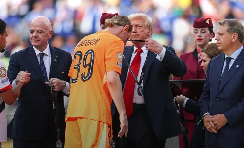 Трамп наградил русского вратаря медалью. Сафонов не сыграл на мировом кубке ни минуты