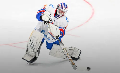 «Чтобы подраться, должен быть на сильных эмоциях». Интервью молодого вратаря СКА Иванова