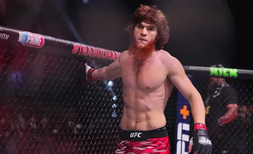 Шара Буллет возвращается в UFC после первого поражения. Нокаутирует Марка-Андре Баррио?