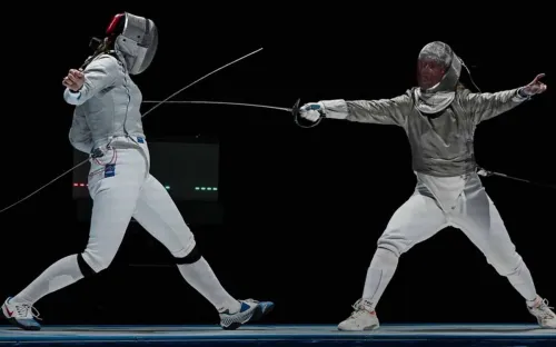 Фейерверк в окна и растоптанный флаг России. В Грузии терроризировали русских чемпионок