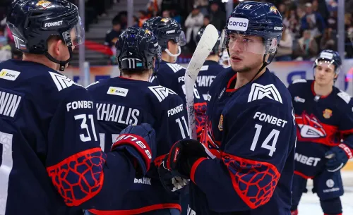 Травма Силантьева — не приговор. «Металлургу» есть кем заменить одного из ведущих игроков