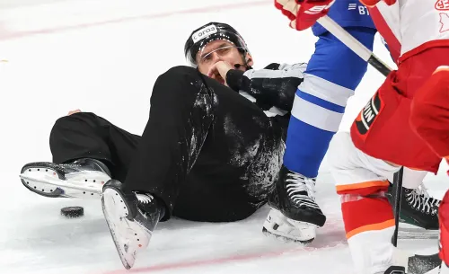 Судей бьют! Разобрали самый странный скандал сезона в КХЛ