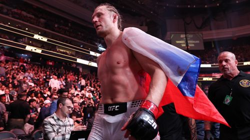 Александр Волков – Ризван Куниев: преимущество в стойке против давления в клинче