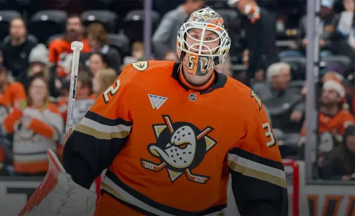 «Самое сложное в Америке — адаптация. Где-то юмор не понимают». Неожиданный дебютант НХЛ