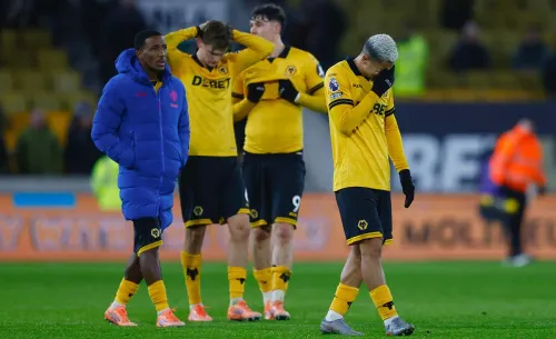 «Волки» лишаются зубов. Фанаты худшего клуба АПЛ восстали против владельца из Китая