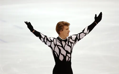 Легендарный прокат русского фигуриста на Олимпиаде. Фанаты аплодировали стоя