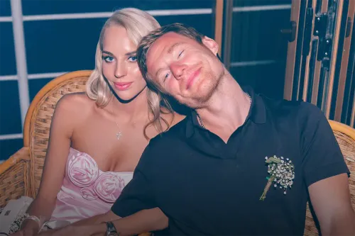 Из караоке в семейную жизнь. Хрупкую гимнастку и могучего хоккеиста свёл случай