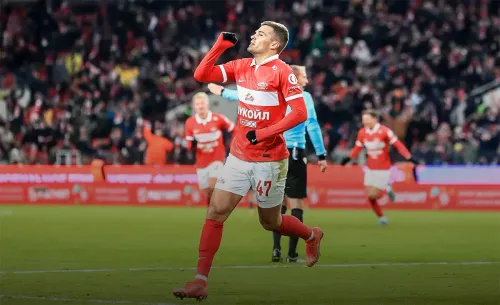 Судья помог «Спартаку» выбить «Локо» из Кубка. Арбитр не стал слушать коллег с ВАР