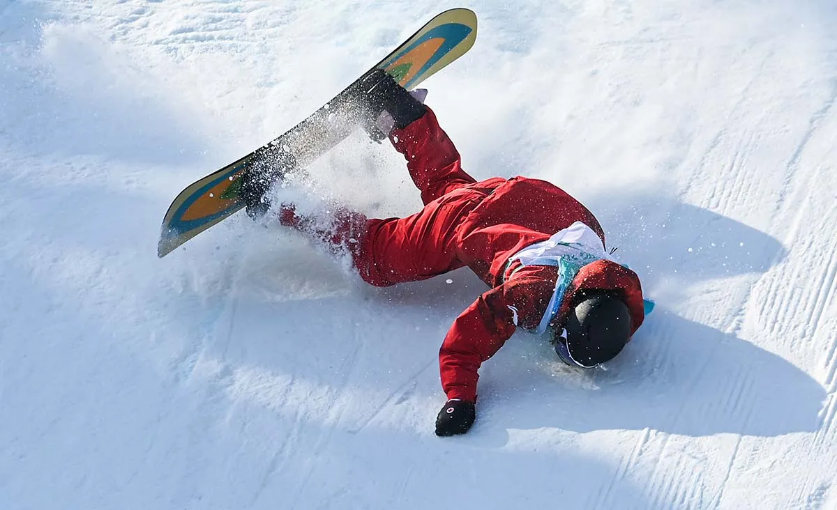 Хруст и адская боль. Титулованный сноубордист сломал шею на Олимпиаде-2026 