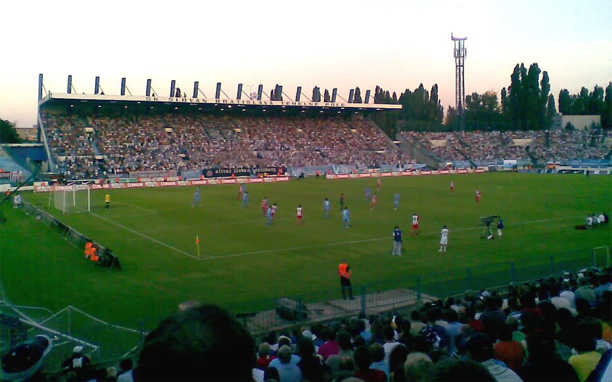 stadion-Bratislava-2009.webp