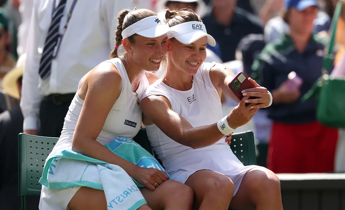 veronika-kudermetova-elise-mertens-foto-Getty-Images-00002.webp