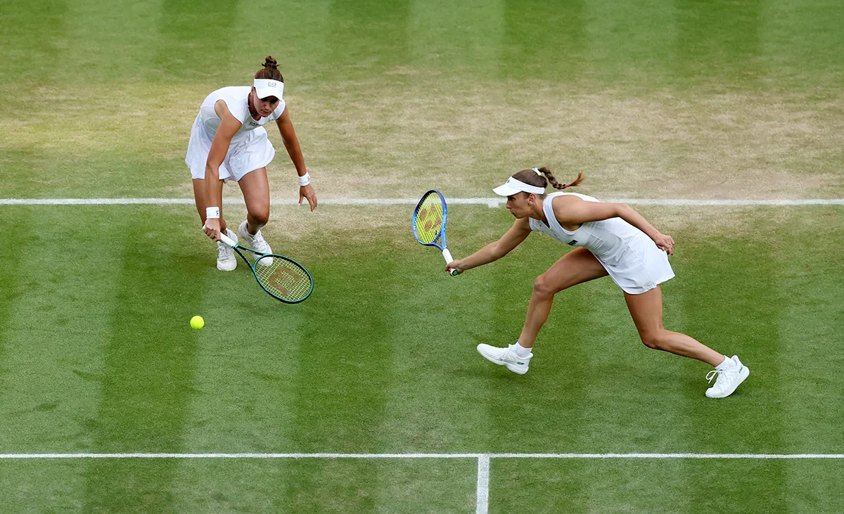 veronika-kudermetova-elize-mertens-foto-Getty-Images.webp