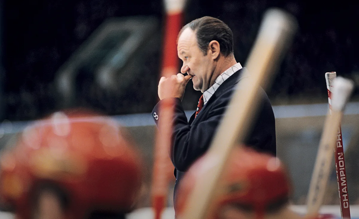 Боброва уволили после победы на ЧМ. Судьбу великого тренера решил донос